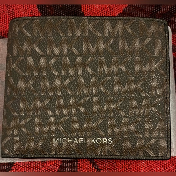 NWT MICHAEL KORS Men's Cooper Logo Billfold Wallet With Passcase. Brown/Black. - Picture 3 of 8